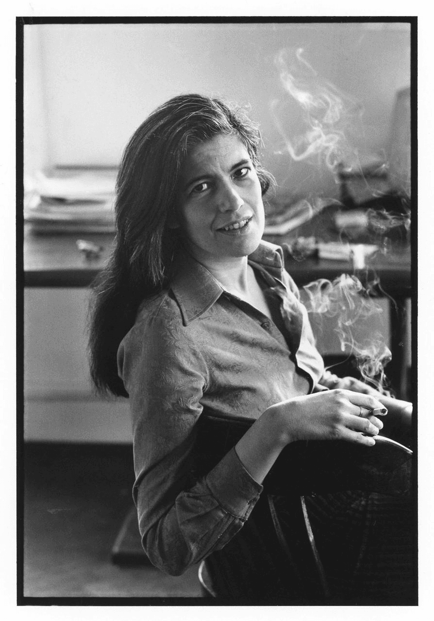 Susan Sontag, captured in her New York apartment by Jill Krementz on November 18, 1974 — one of the most iconic thinkers of modern times.
I’ve only just started exploring her work, currently reading 'On Women', and it hits almost too close to home — disturbingly relevant for something written decades ago.