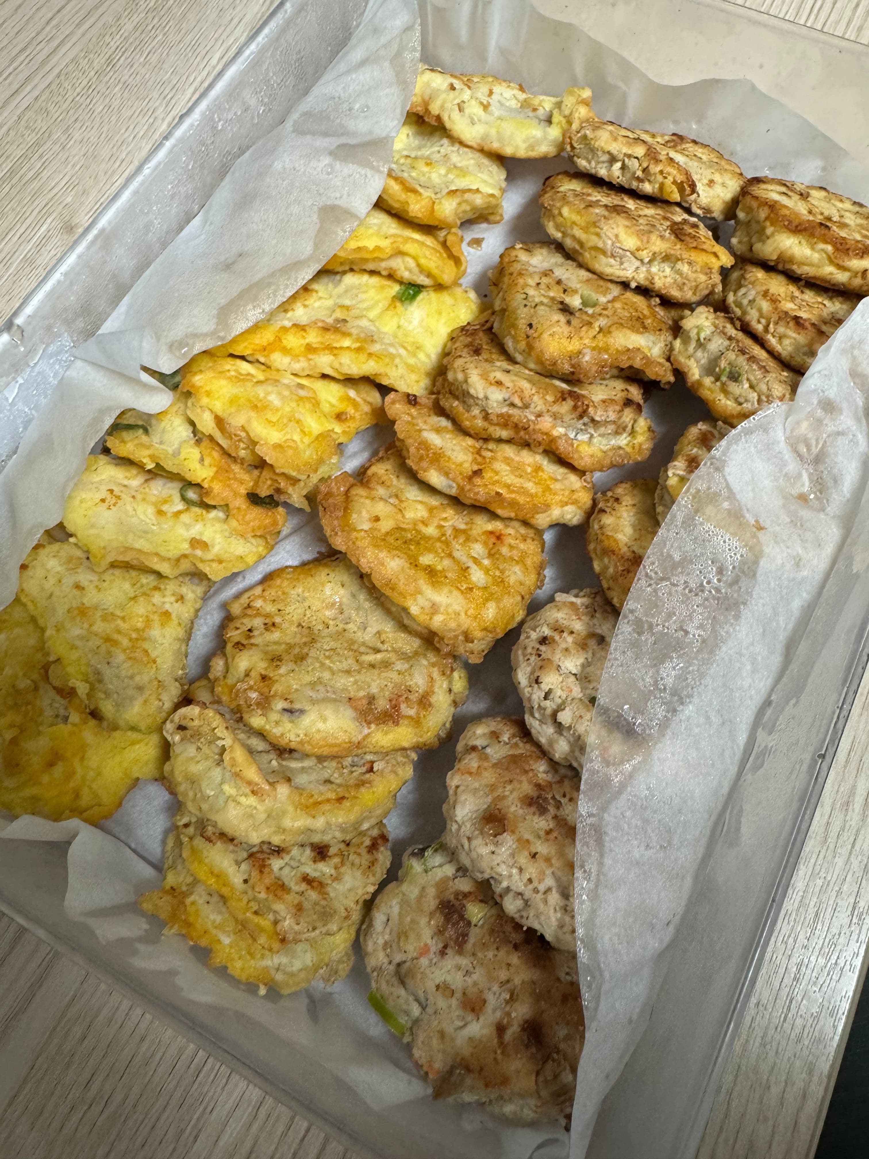 My parents fried Jeon(전) from dawn and packed them for me.