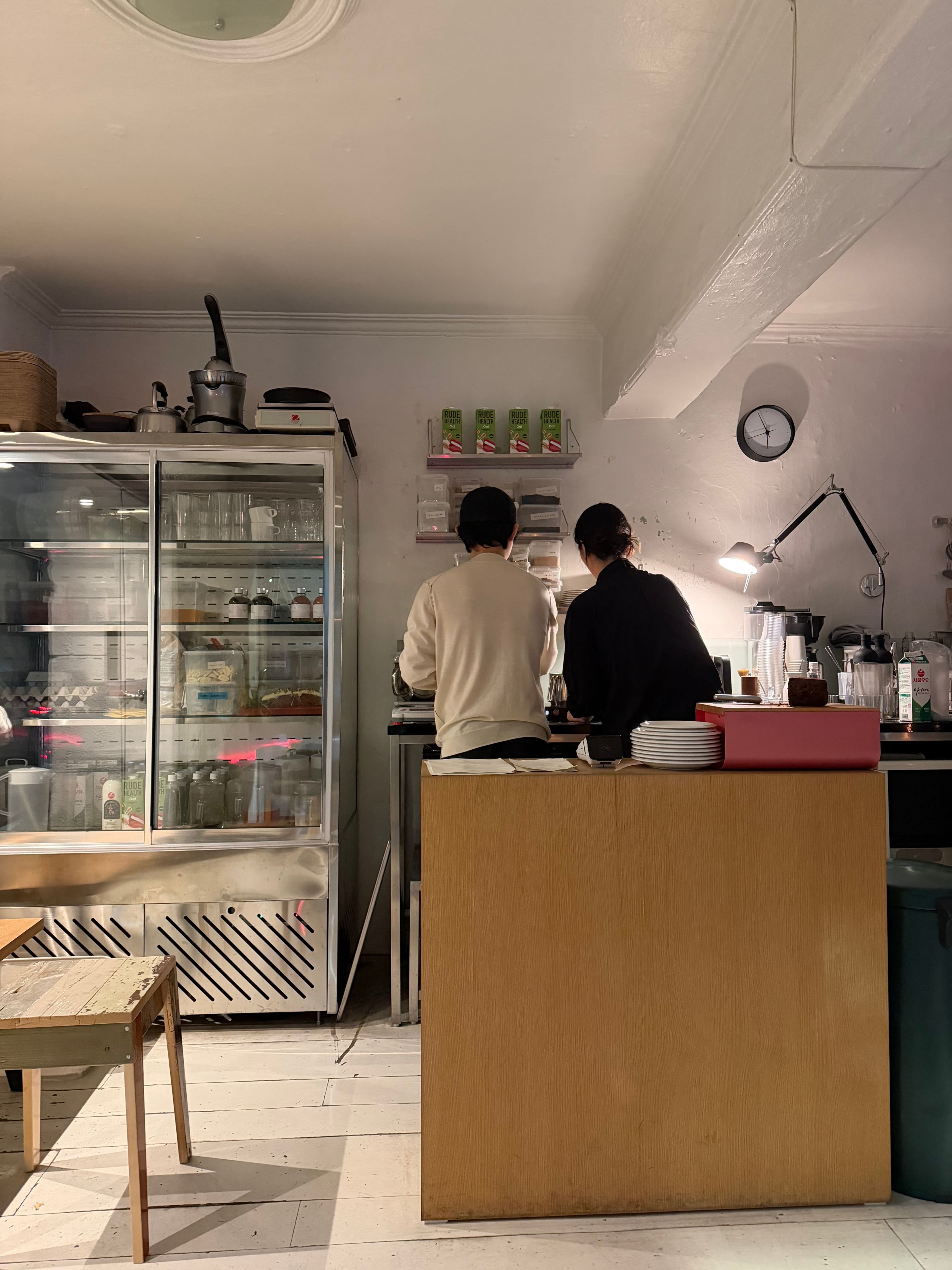 A cute small cafe called Paori was also nearby.